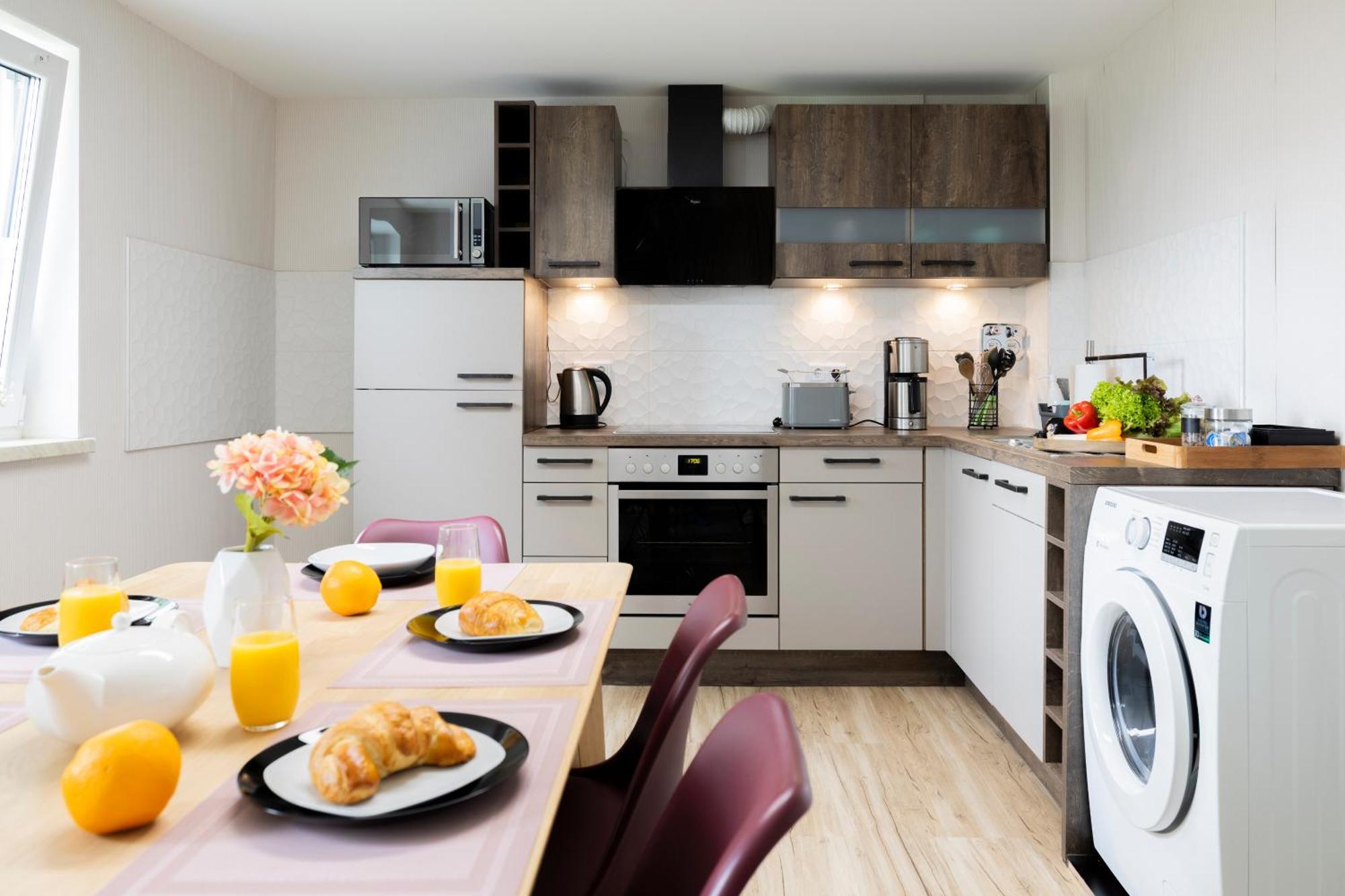 Design Maisonette - 24H Self-Check-In - Bis 7 Pers - In Direkter Weihernaehe - Parkplatz - Wifi - Balkon -Terrasse - Radwege Schiffweiler エクステリア 写真