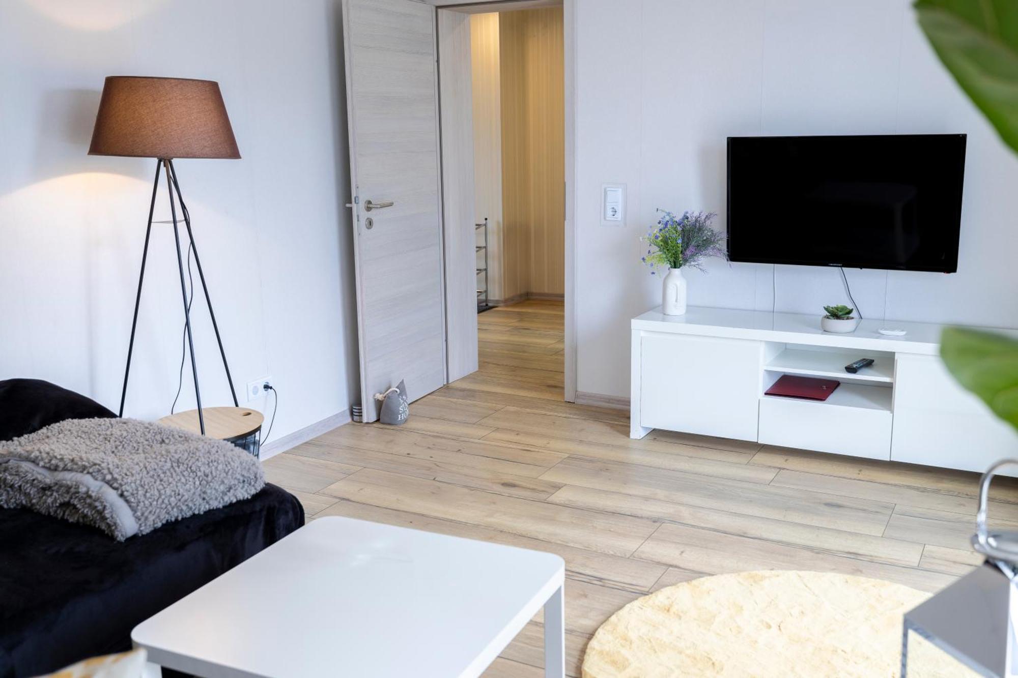 Design Maisonette - 24H Self-Check-In - Bis 7 Pers - In Direkter Weihernaehe - Parkplatz - Wifi - Balkon -Terrasse - Radwege Schiffweiler エクステリア 写真
